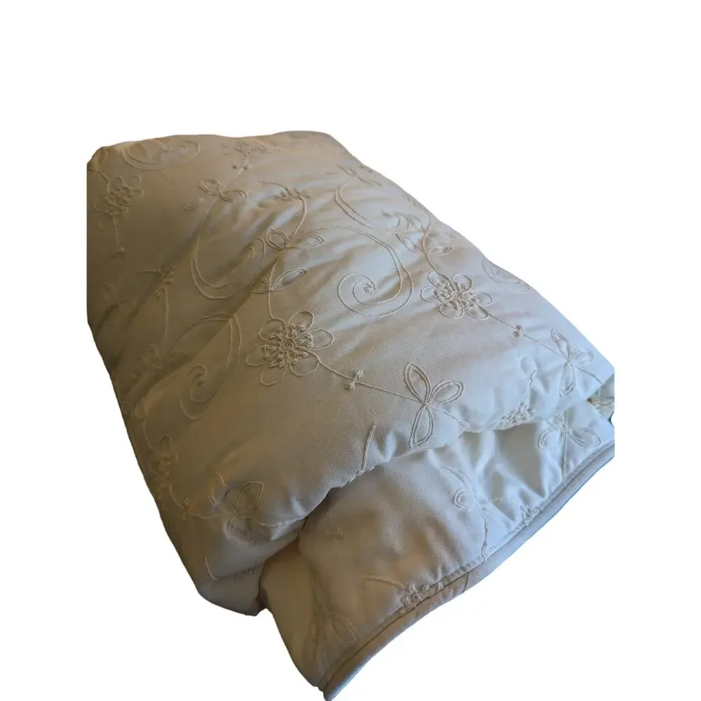 WAVERLY! LUXURY COLLECTION CREAM EMBROIDERED BOXED CORNER BEDSPREAD! SZ FULL - Picture 8 of 14
